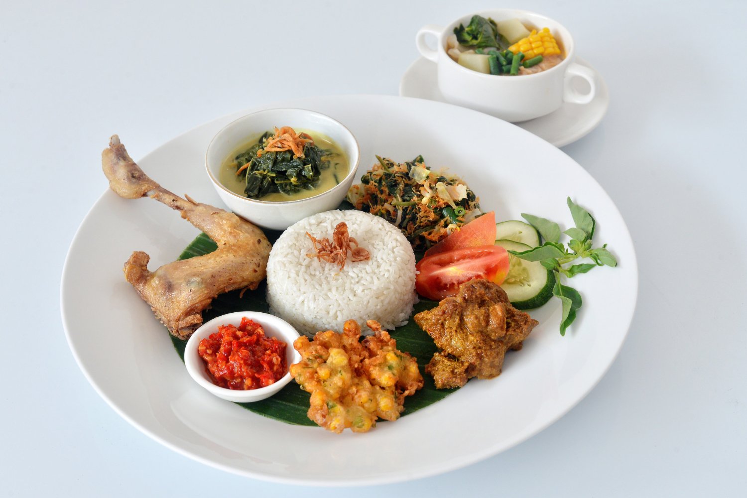 Nasi Ayam Komplit